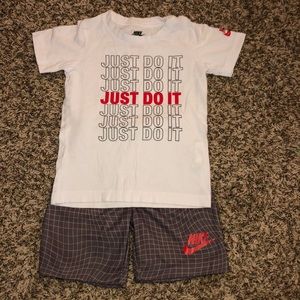Boys Nike 2 piece set